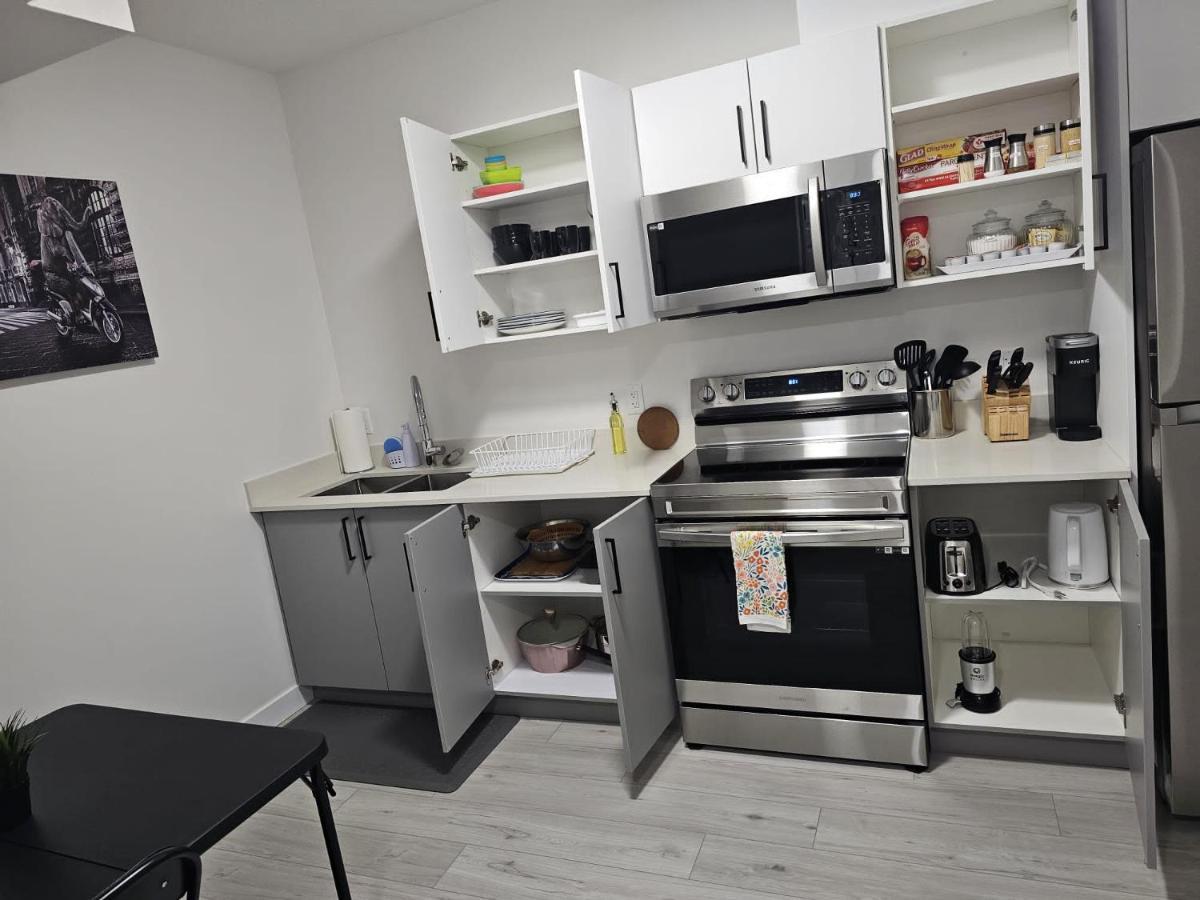 New Built House, Stay In Style Guest Suite, 2Bedroom, 2Bed, 2Bath Edmonton Ngoại thất bức ảnh