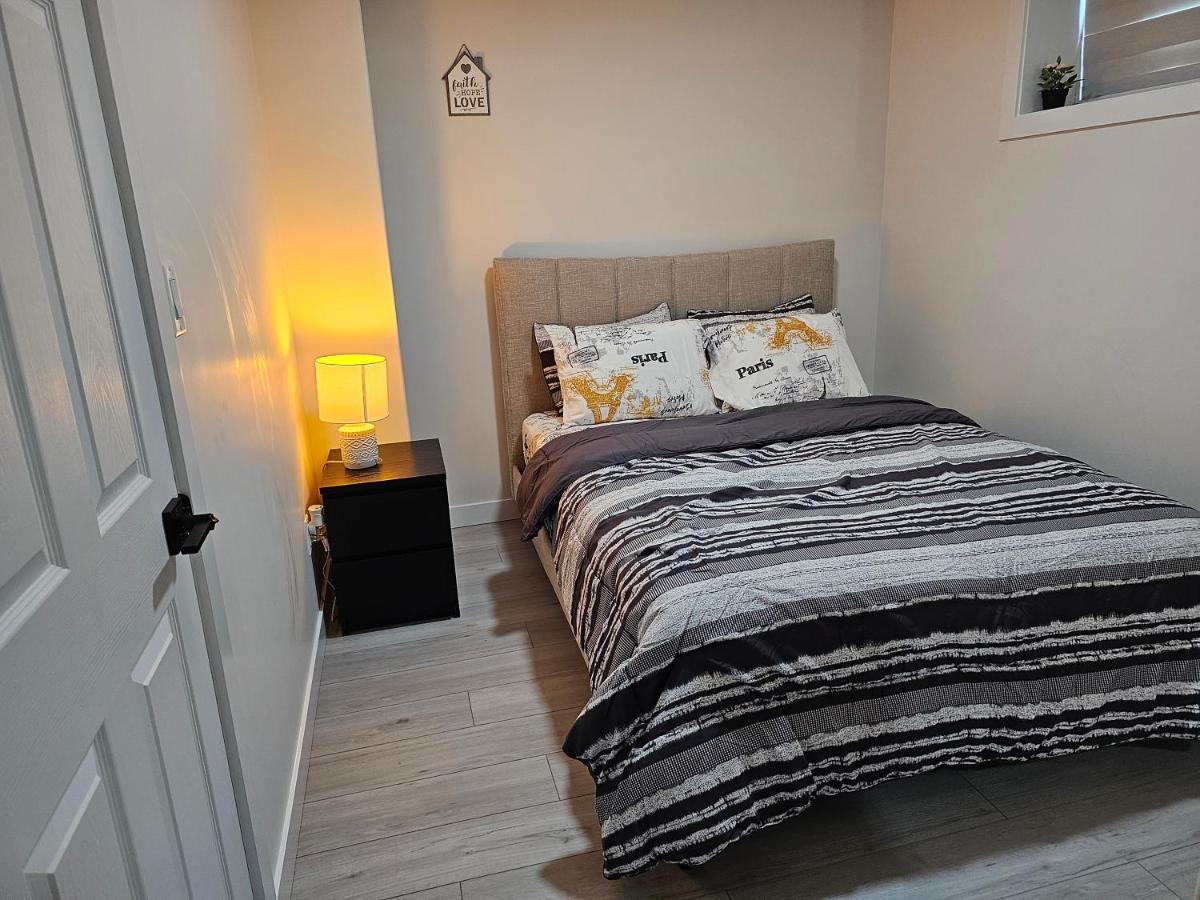 New Built House, Stay In Style Guest Suite, 2Bedroom, 2Bed, 2Bath Edmonton Ngoại thất bức ảnh