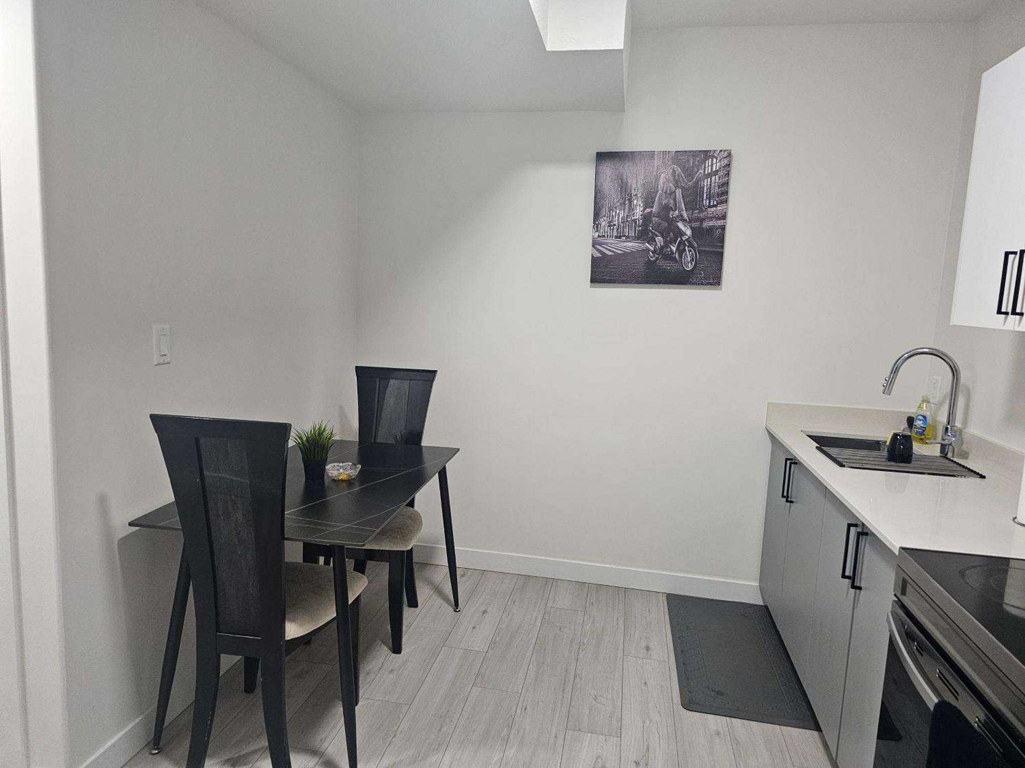 New Built House, Stay In Style Guest Suite, 2Bedroom, 2Bed, 2Bath Edmonton Ngoại thất bức ảnh